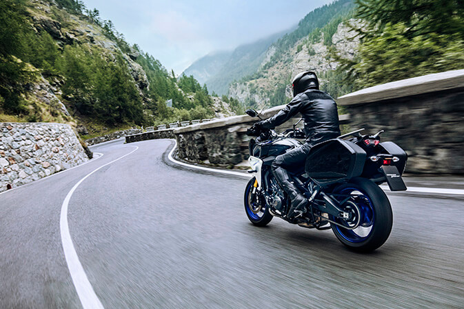 Yamaha-EICMA-2017_0016_MT09TRGT_003