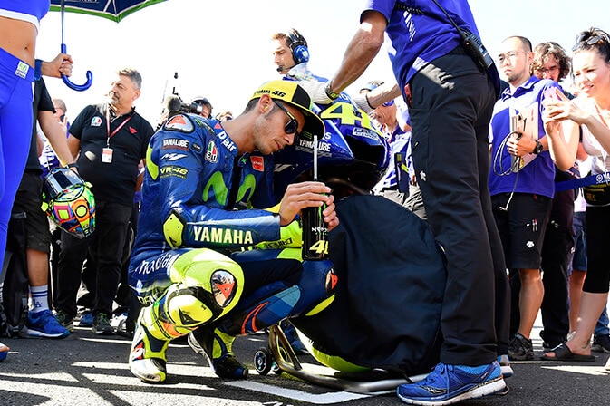 Yamaha-MotoGP-2017-Valentino-Rossi-Aragon